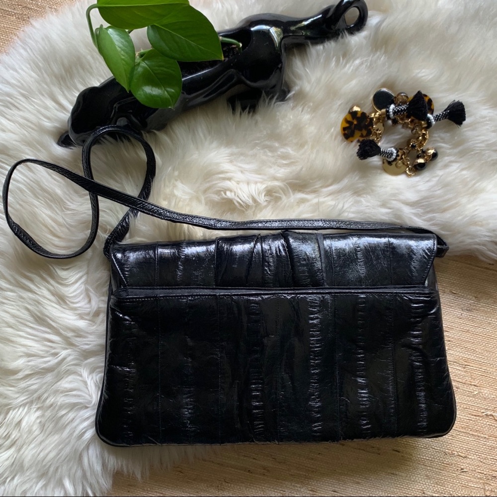 Vintage Black Eel Front Bow Clutch w/Strap - Picture 2 of 5